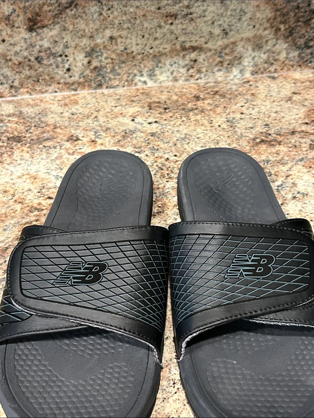 MENS New Balance Cush Slides 12 Arch Support & adjustable